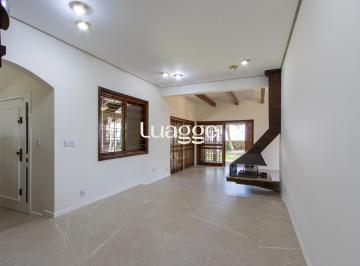 Casa · 523m² · 2 Quartos · 3 Vagas · Casa com 2 dormitórios 3 banheiros. lareira e churrasqueira, e com arquitetura m