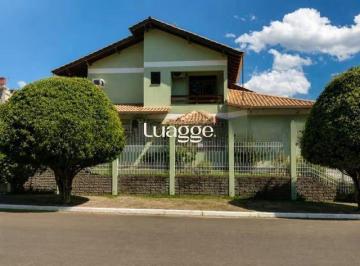 Casa · 284m² · 3 Quartos · 4 Vagas · Casa de 3 dormitórios, piscina e 4 vagas de garagem em Canoas.