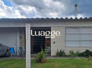 Casa · 239m² · 3 Quartos · 2 Vagas · Casa no centro de Tramandaí com 3 dorm, 2 banh + edícula completa, garagem 2 car