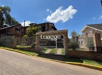 Casa · 190m² · 4 Quartos · 3 Vagas · Residência de Luxo no Cantegril com 4 Dormitórios, 2 Suítes, Piscina e Espaço Go