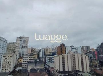 Comercial · 46m² · 2 Quartos · Sala em andar alto na região central.