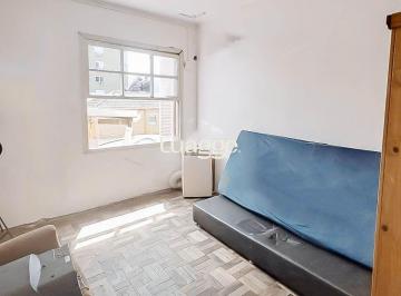 Apartamento · 18m² · JK mobiliado à venda na Av. Azenha – Porto Alegre, pronto para morar
