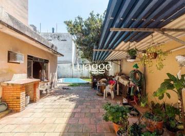 Casa · 262m² · 3 Quartos · 4 Vagas · Casa de 3 dormitórios no bairro Santa Cecília