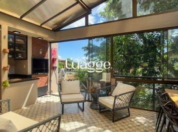 Casa · 200m² · 3 Quartos · 2 Vagas · Vende-se ampla casa em condomínio com 3 dorm sendo 2 suítes, com 2 vagas e terra