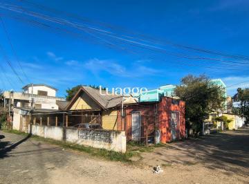 Casa · 90m² · 2 Quartos · 3 Vagas · Casa de esquina no Bairro Camaquã