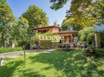 Casa · 264m² · 4 Quartos · 4 Vagas · Casa em Gramado de 4 dormitórios e 4 vagas