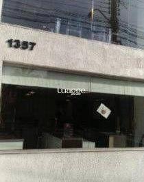 Comercial · 200m² · 1 Quarto · 2 Vagas · Conjunto/Sala para Venda - 200m², 0 dormitórios, 2 vagas - Petrópolis