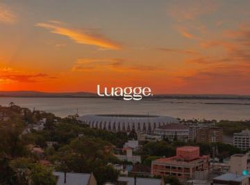 Apartamento · 471m² · 3 Quartos · 3 Vagas · COBERTURA IMPRESSIONANTE NO MENINO DEUS: 471m² PRIVATIVOS, VISTA DEFINITIVA PARA