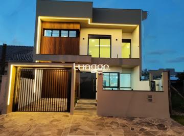 Casa · 36m² · 5 Quartos · 1 Vaga · Sobrado 5 dormitórios com suíte e closet em frente à praça – 215 m² – Canoas