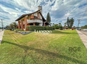 Casa · 326m² · 5 Quartos · 3 Vagas · Icônica Casa para comprar a poucos metros do mar em Atlântida