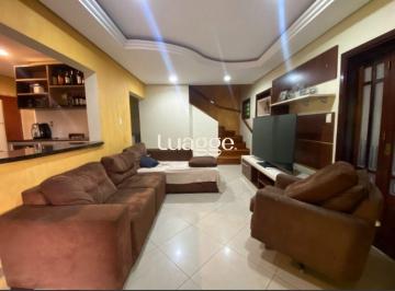 Casa · 199m² · 3 Quartos · 3 Vagas · Casa de 3 quartos e 3 vagas de garagem em Canoas.
