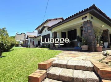 Casa · 277m² · 4 Quartos · 3 Vagas · Belíssima casa de esquina, em estilo colonial com 277m2 de área privativa, terre