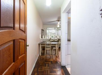Apartamento · 58m² · 3 Quartos · Apartamento térreo com pátio privativo no coração do Menino Deus, 2 dormitórios.