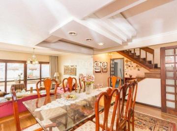Casa · 333m² · 4 Quartos · 4 Vagas · Casa de 333m² com 4 dormitórios, pátio com piscina, espaço gourmet com churrasq
