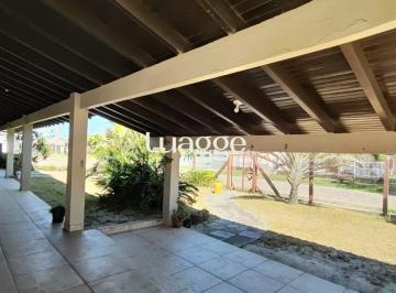 Casa · 450m² · 5 Quartos · 7 Vagas · Excelente casa a Beira Mar cinco suites