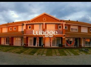 Casa · 122m² · 2 Quartos · 1 Vaga · Casa à venda - em Imbé