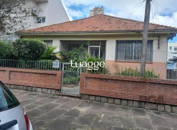 Casa · 320m² · Casa de 5vquartos e 3 vagas de garagem no bairro Santana em Porto Alegre