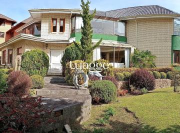 Casa · 390m² · 3 Quartos · 5 Vagas · Casa em Canela, Alto Padrão, Mobiliada 390m2