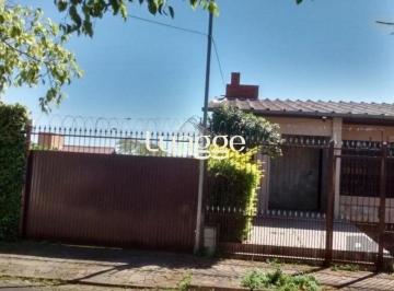 Casa · 321m² · 3 Quartos · 3 Vagas · Casa com 3 dormitórios e amplo pátio com grama.