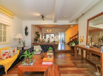 Casa · 300m² · 4 Quartos · 4 Vagas · casa Living para 3 ambientes com lavabo, cozinha com pia e armários planejados