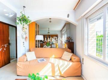 Casa · 215m² · 4 Quartos · 2 Vagas · Casa de 424m² no Bairro Chácara Das Pedras