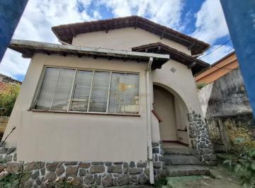202607101858102684.jpg · Casa para Venda em Teresópolis, Várzea, 5 dormitórios, 3 banheiros, 1 vaga