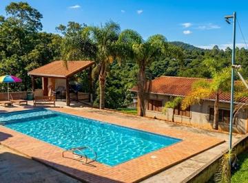 Rural · 2450m² · 3 Quartos · 6 Vagas · Chácara em Nazaré Paulista -  Piscina e Garagem para 06 carros