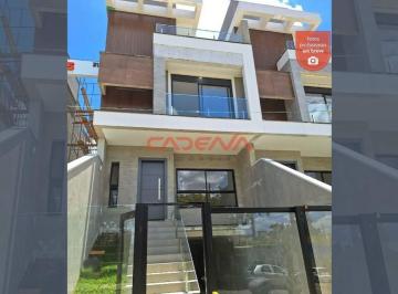 Casa · 180m² · 3 Quartos · 4 Vagas · Sobrado Triplex com 3 suítes e 4 vagas à venda no Água Verde