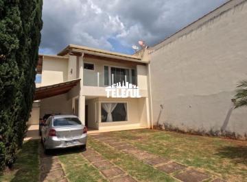 iRQ58c416KoiI7F_73066a5a248a04424.jpg · Casa com 3 quartos à venda em Varginha, no bairro Imperial