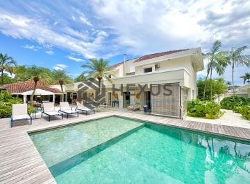 Foto · Casa reformada com piscina e área gourmet no Jardim Acapulco, Guarujá