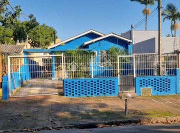 Casa · 150m² · 3 Quartos · 2 Vagas · Casa com terreno amplo, próxima ao Barra Shopping Sul.