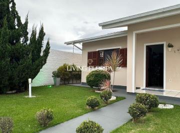 Casa · 120m² · 2 Quartos · Casa Térrea À Venda Com Terreno de 450m², 2 Quartos A 10Min. Da Praia Florianópolis - Campeche