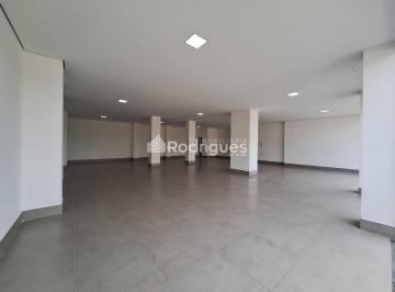 resSU1HLTIwMjUwOTE3LVdBMDAzNS5qcGc=6a515e78985986.94900584.jpg · VICENTE PIRES - RUA 4C - LOCAÇÃO - LOJA 184 M²