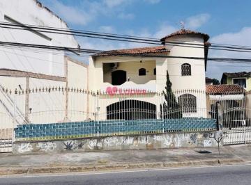 Casa · 290m² · 3 Quartos · 4 Vagas · Casarao com Piscina, Sauna e Area de Lazer Completa – Conforto e Espaco para Toda a Familia