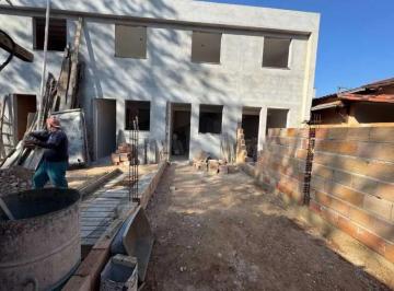 oqiel4k2ytrlowviyjm0ogfj_md · Casa à Venda - 2 Quartos - 1 Vaga (até 2 pequenos) - 2 Banheiros - Mantiqueira