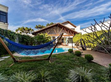 Casa · 335m² · 3 Quartos · 3 Vagas · Casa 3 quartos (mais escritório) com piscina no Jardim Social