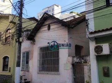 dbf08e67643c89f23ba5daf54c33e95a0f5bc8fe · Casa com 2 dormitórios à venda, no miolo de Icaraí, próximo da praia e do comércio !