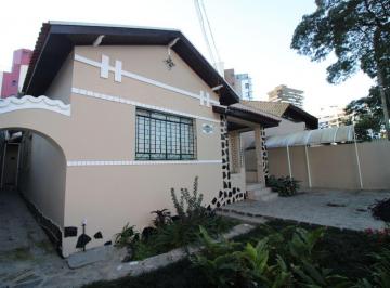 Comercial de 3 quartos, Curitiba · Locação residencial reformada no bairro Alto da Gloria.