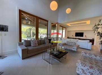 Casa · 700m² · 5 Quartos · 6 Vagas · Casa mobiliada na Serra da Cantareira com 4 suítes, área gourmet e muito verde