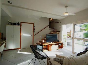 c5be039437713514d923c0b0146b6b1c2de34be8 · Apartamento duplex com 3 dormitórios no Canto da Lagoa, em Florianópolis
