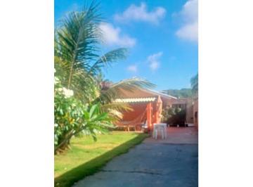 Casa de 4 quartos, Guarujá · Oportunidade Única na Praia do Tombo – 2 Casas Independentes em Terreno de 460 m