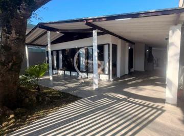 Casa · 109m² · 3 Quartos · 2 Vagas · CASA DE ALTO PADRÃO EM PRAIA DE LESTE – PORTEIRA FECHADA, REFORMADA E PRONTA PARA MORAR