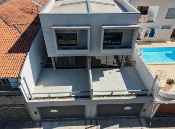 Casa · 200m² · 3 Quartos · 3 Vagas · Oportunidade Única: Sobrado de Alto Padrão com Vista Livre e Conceito Aberto