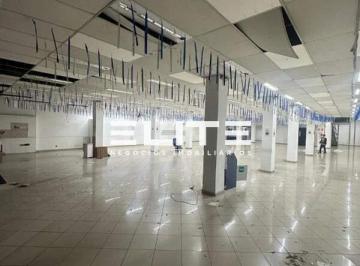 Comercial · 578m² · Salão Comercial para Aluguel no Centro de Santo André - 578 m² | 6 Banheiros | Ar-condicionado