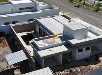 Casa · 175m² · 3 Quartos · 2 Vagas · Vendo Casa em no Condomínio Alfa Park em Ilhéus