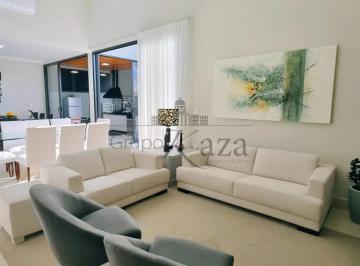 Casa · 300m² · 3 Quartos · 2 Vagas · Casa em Condomínio - Condomínio Terras do Vale - 3 Dormitórios - 300m².