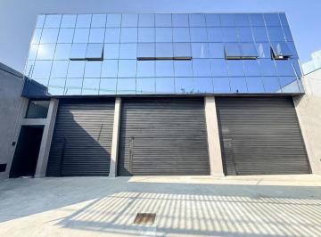 Comercial · 900m² · 6 Quartos · 4 Vagas · Galpão de 900m² para Venda/Locação no Parque João Ramalho - Santo André - SP