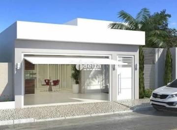 Casa · 150m² · 3 Quartos · 2 Vagas · Casa com 3 quartos sendo 1 suíte disponível para venda no bairro Novo Mundo em Uberlândia-MG