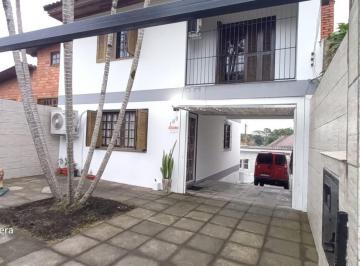 Casa · 200m² · 3 Quartos · 2 Vagas · Casa ampla com Piscina vaga coberta, casa nos fundos churrasqueira em Porto Alegre com 200m2 privati