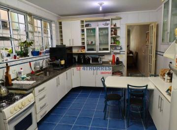 c725964a054a5dd2c17c8442ac5629cc6863050c · Sobrado com 3 quartos, sendo 1 suite em condomínio fechado